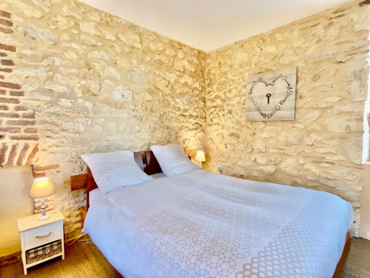 Les Pierres De Tiphaine Montignac-Lascaux Esterno foto